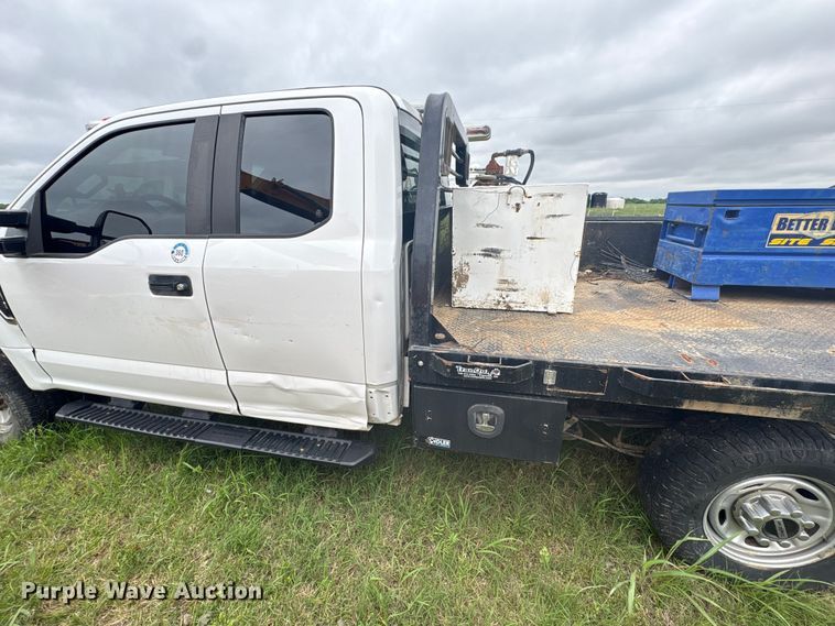 image for item EW1540 2019 Ford F250 Super Duty XL Ext. Cab flatbed pickup truck