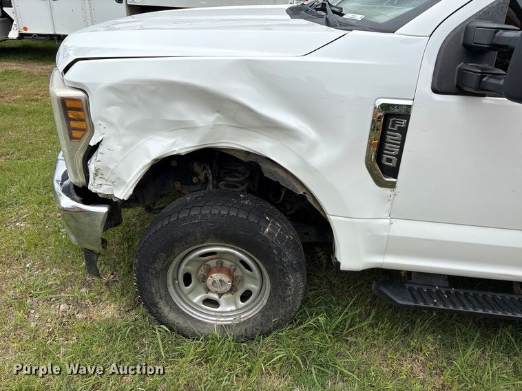 image for item EW1540 2019 Ford F250 Super Duty XL Ext. Cab flatbed pickup truck