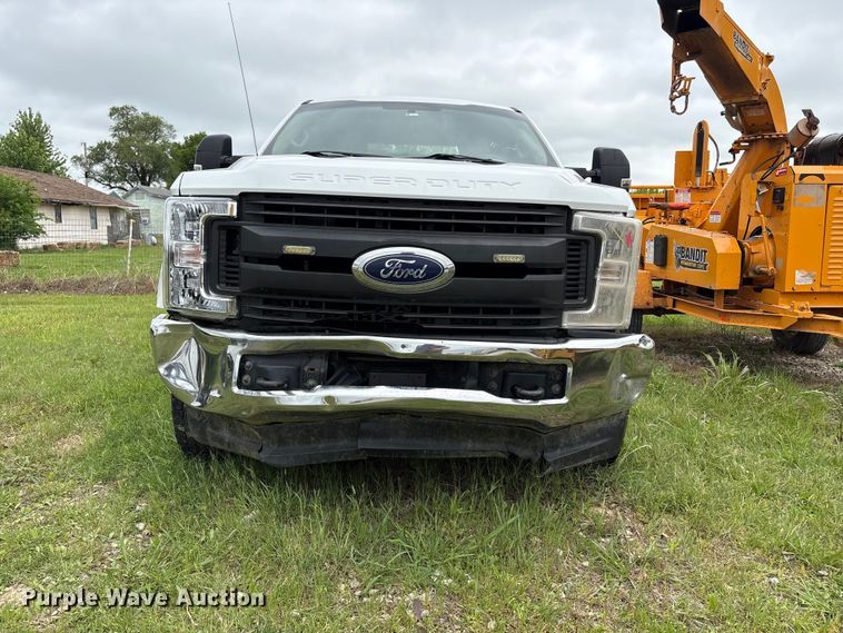 image for item EW1540 2019 Ford F250 Super Duty XL Ext. Cab flatbed pickup truck