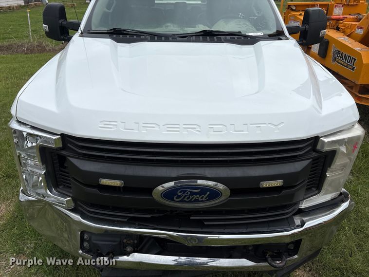 image for item EW1540 2019 Ford F250 Super Duty XL Ext. Cab flatbed pickup truck