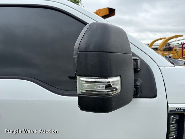 image for item EW1540 2019 Ford F250 Super Duty XL Ext. Cab flatbed pickup truck