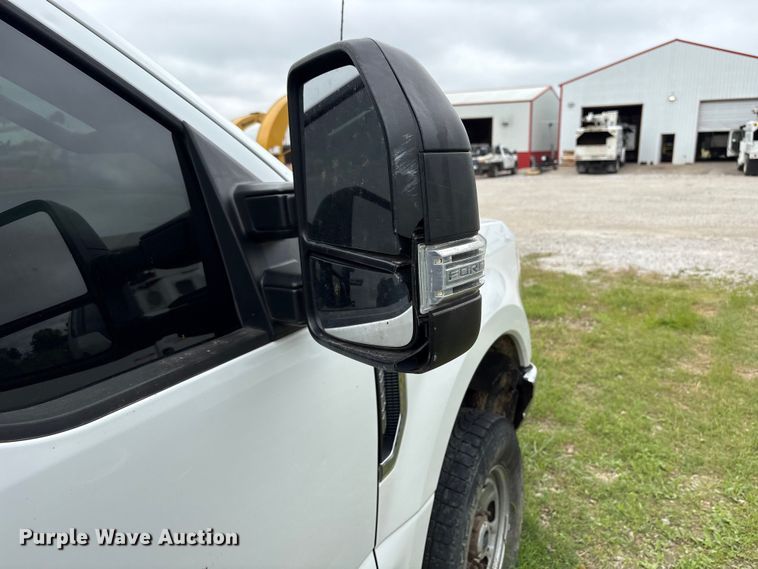 image for item EW1540 2019 Ford F250 Super Duty XL Ext. Cab flatbed pickup truck