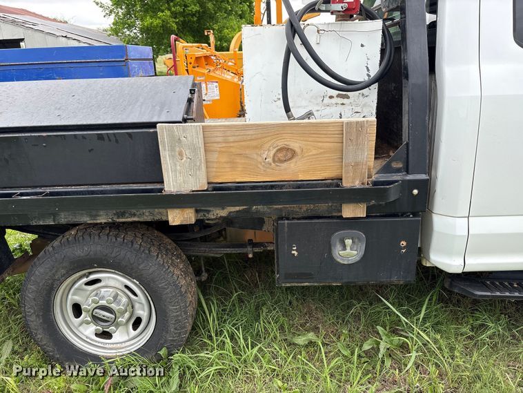 image for item EW1540 2019 Ford F250 Super Duty XL Ext. Cab flatbed pickup truck