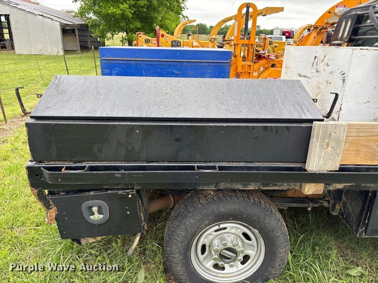 image for item EW1540 2019 Ford F250 Super Duty XL Ext. Cab flatbed pickup truck