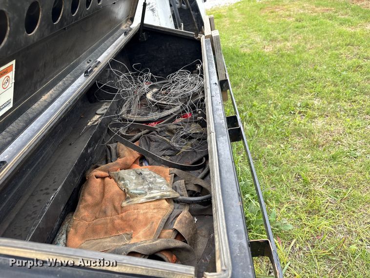 image for item EW1540 2019 Ford F250 Super Duty XL Ext. Cab flatbed pickup truck
