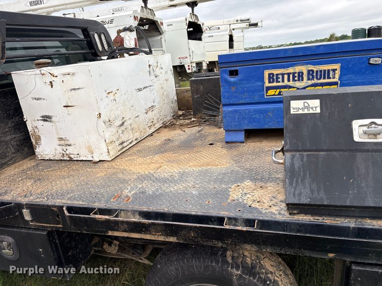 image for item EW1540 2019 Ford F250 Super Duty XL Ext. Cab flatbed pickup truck