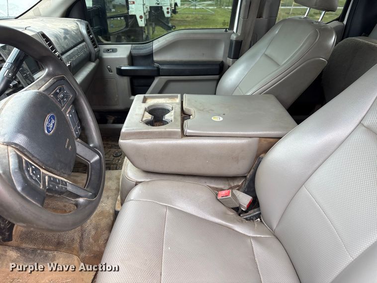 image for item EW1540 2019 Ford F250 Super Duty XL Ext. Cab flatbed pickup truck