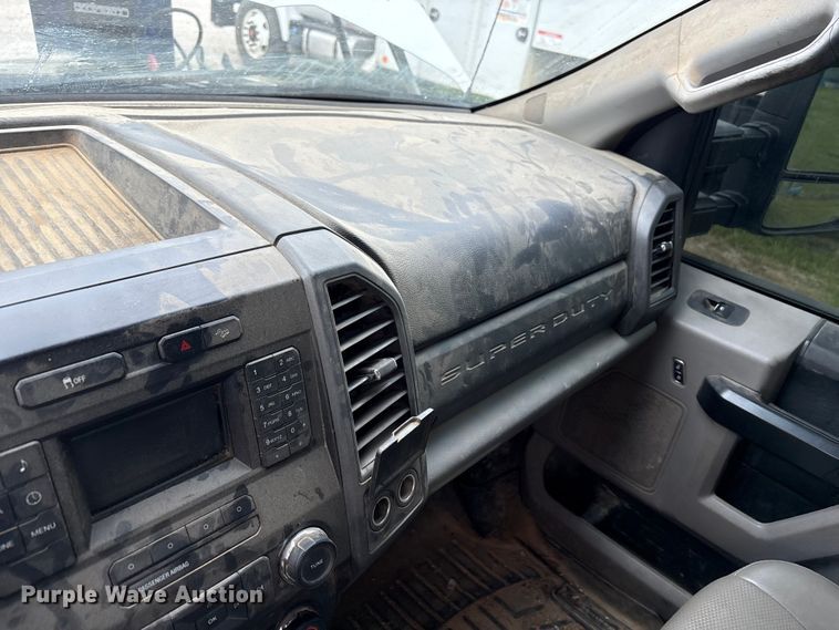 image for item EW1540 2019 Ford F250 Super Duty XL Ext. Cab flatbed pickup truck