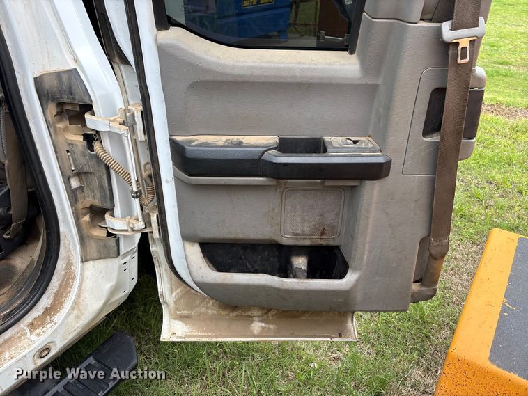 image for item EW1540 2019 Ford F250 Super Duty XL Ext. Cab flatbed pickup truck