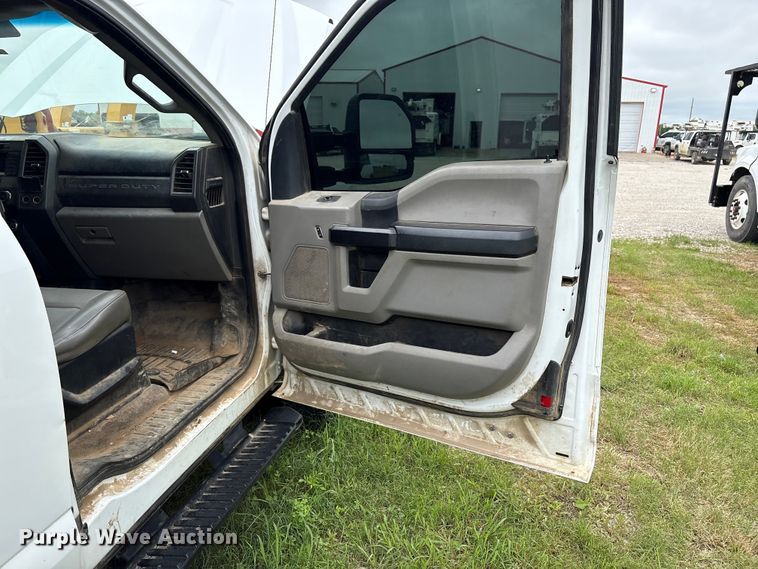 image for item EW1540 2019 Ford F250 Super Duty XL Ext. Cab flatbed pickup truck