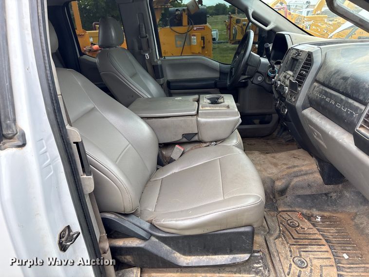 image for item EW1540 2019 Ford F250 Super Duty XL Ext. Cab flatbed pickup truck