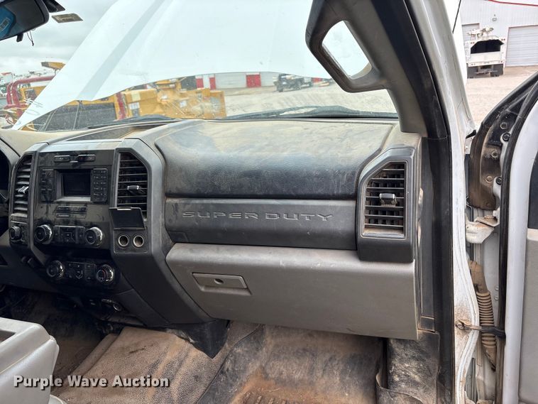 image for item EW1540 2019 Ford F250 Super Duty XL Ext. Cab flatbed pickup truck