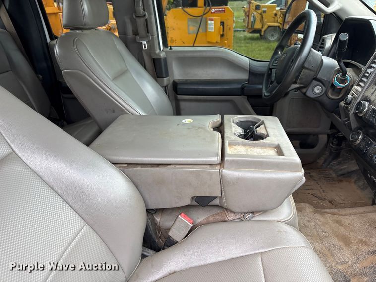 image for item EW1540 2019 Ford F250 Super Duty XL Ext. Cab flatbed pickup truck