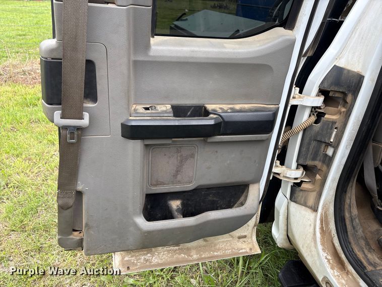 image for item EW1540 2019 Ford F250 Super Duty XL Ext. Cab flatbed pickup truck