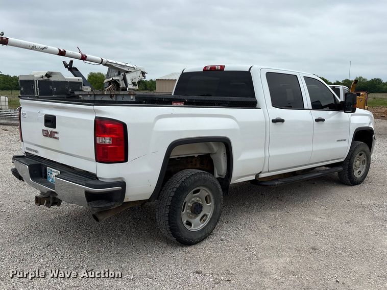 image for item EW1543 2019 GMC Sierra 2500HD Crew Cab pickup truck