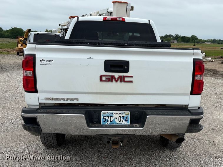 image for item EW1543 2019 GMC Sierra 2500HD Crew Cab pickup truck