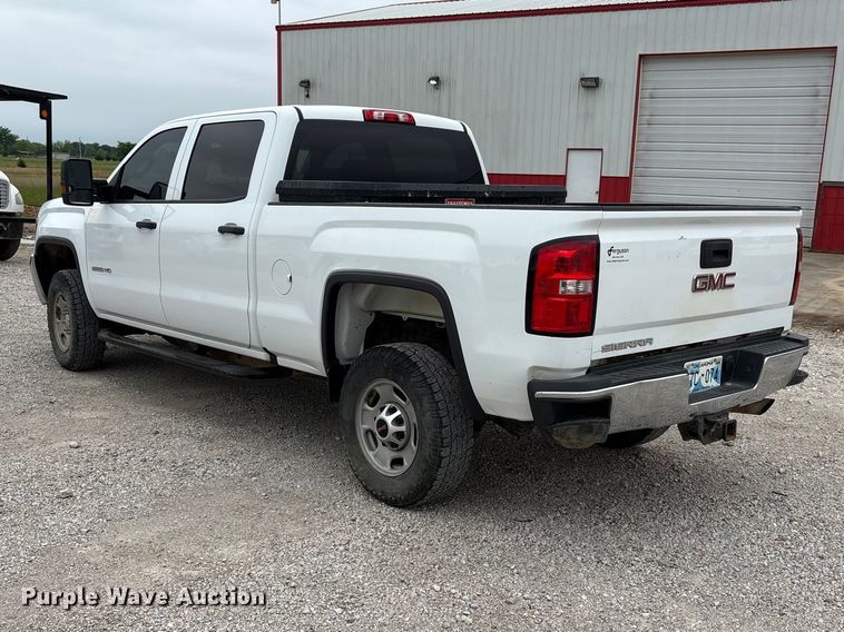 image for item EW1543 2019 GMC Sierra 2500HD Crew Cab pickup truck