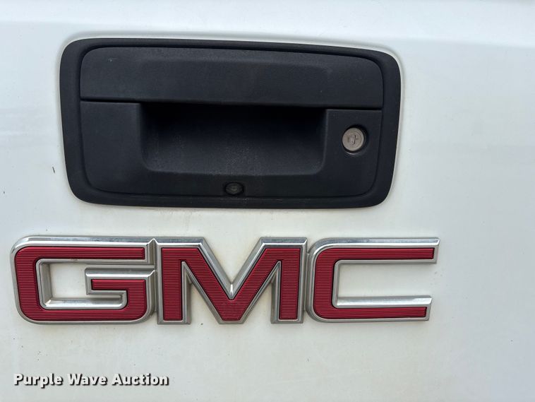 image for item EW1543 2019 GMC Sierra 2500HD Crew Cab pickup truck