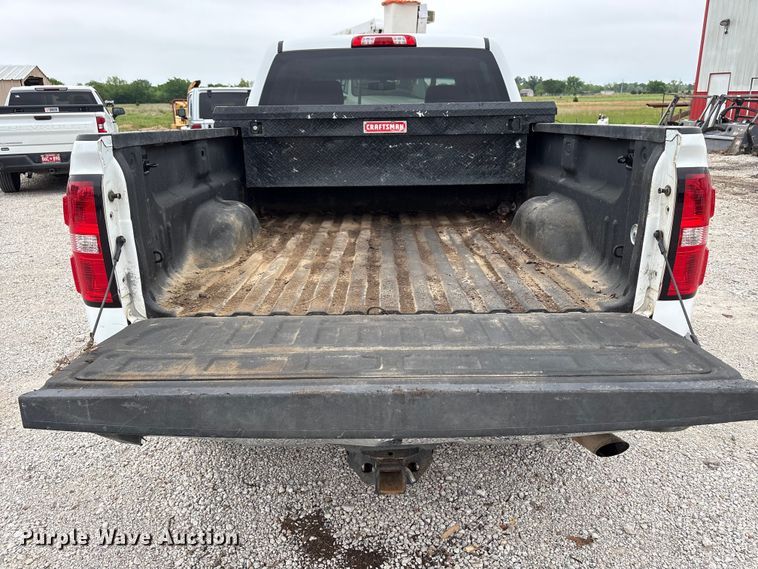 image for item EW1543 2019 GMC Sierra 2500HD Crew Cab pickup truck