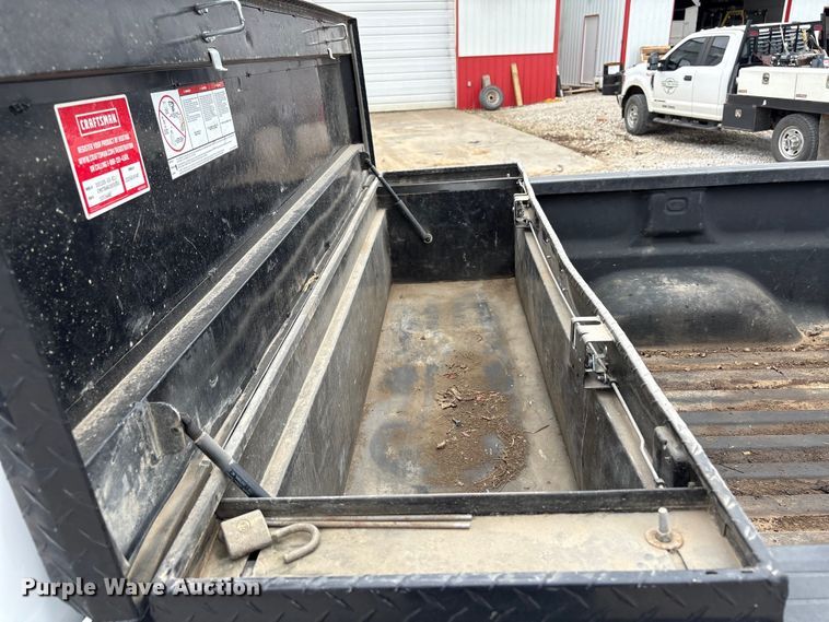 image for item EW1543 2019 GMC Sierra 2500HD Crew Cab pickup truck