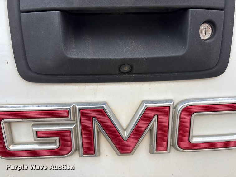 image for item EW1543 2019 GMC Sierra 2500HD Crew Cab pickup truck