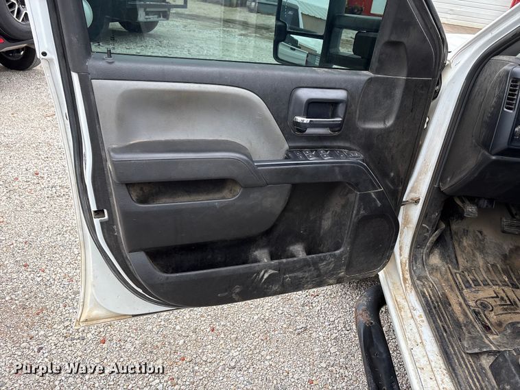 image for item EW1543 2019 GMC Sierra 2500HD Crew Cab pickup truck