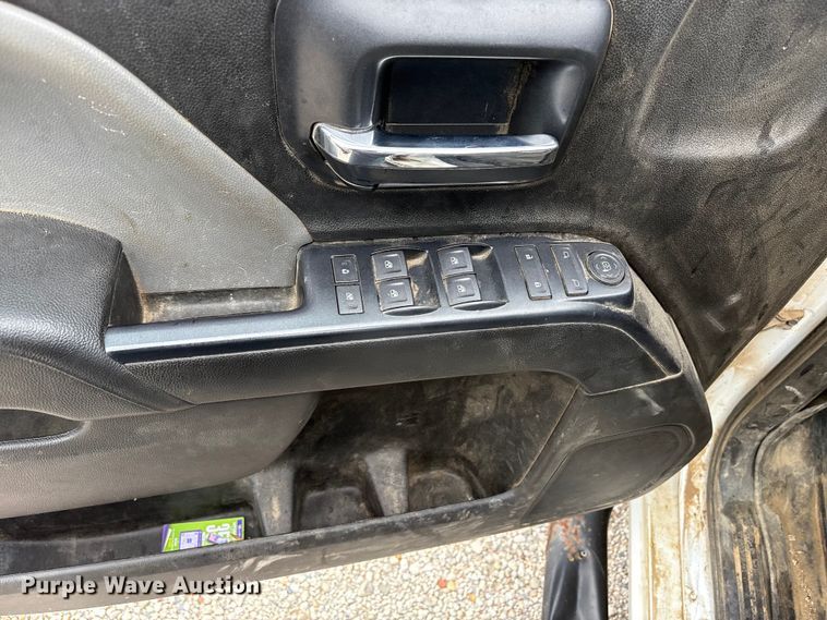 image for item EW1543 2019 GMC Sierra 2500HD Crew Cab pickup truck