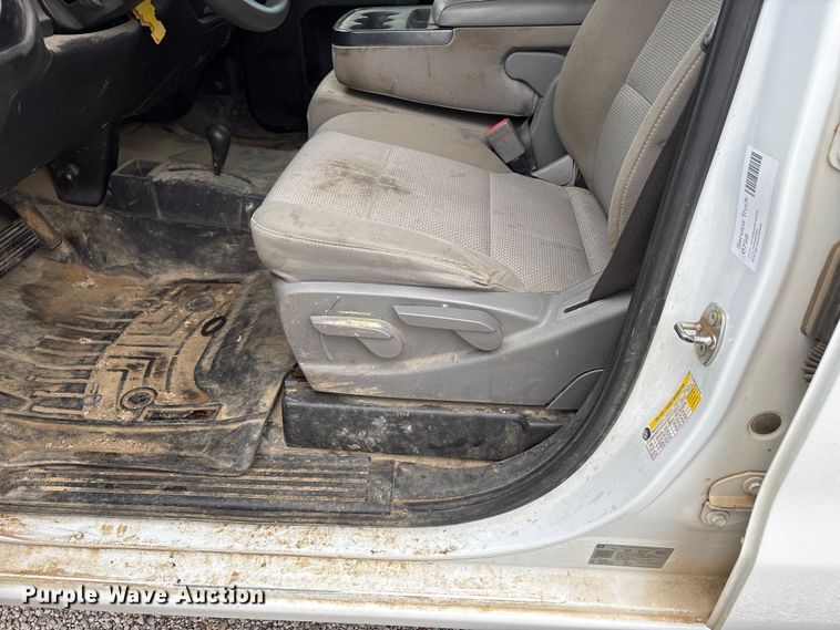 image for item EW1543 2019 GMC Sierra 2500HD Crew Cab pickup truck