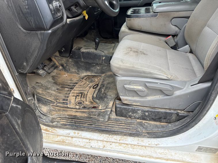image for item EW1543 2019 GMC Sierra 2500HD Crew Cab pickup truck