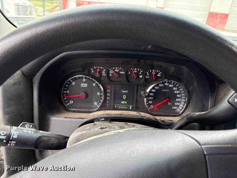 image for item EW1543 2019 GMC Sierra 2500HD Crew Cab pickup truck