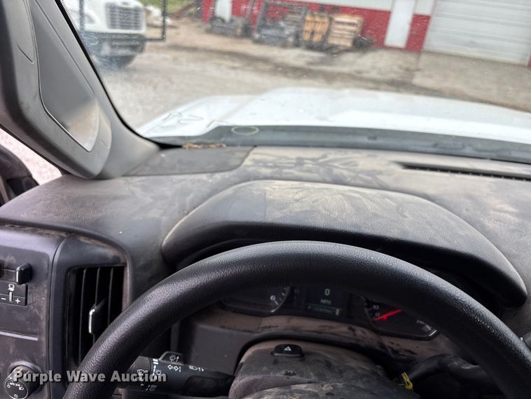 image for item EW1543 2019 GMC Sierra 2500HD Crew Cab pickup truck