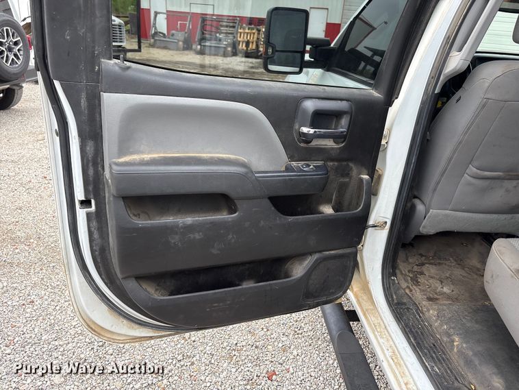image for item EW1543 2019 GMC Sierra 2500HD Crew Cab pickup truck