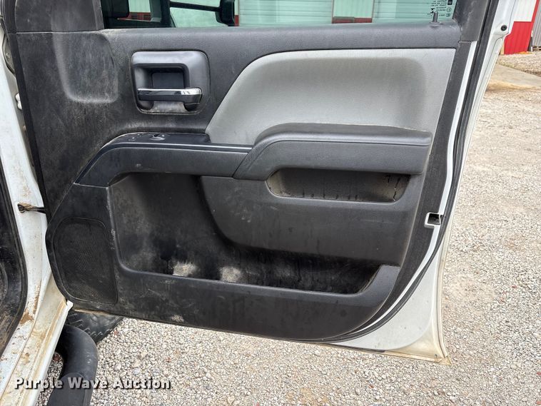 image for item EW1543 2019 GMC Sierra 2500HD Crew Cab pickup truck