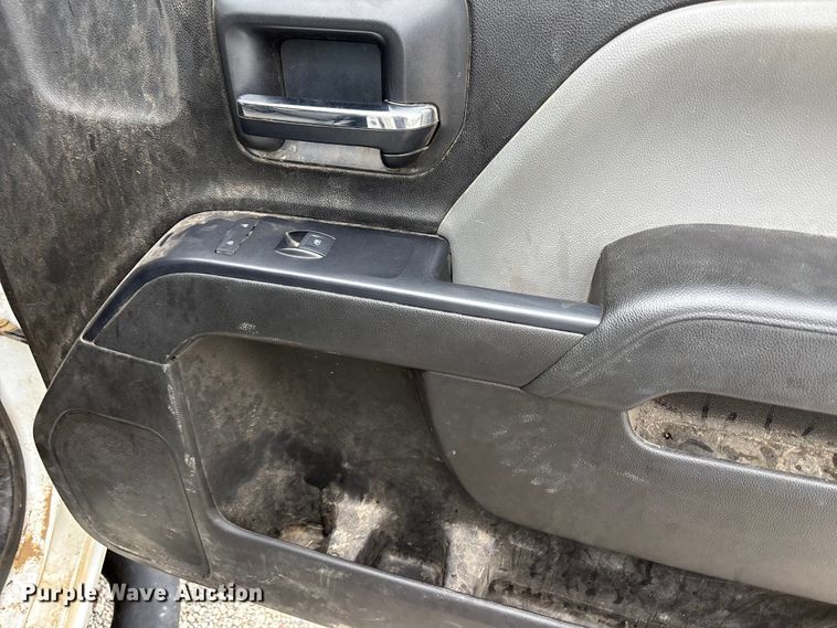 image for item EW1543 2019 GMC Sierra 2500HD Crew Cab pickup truck