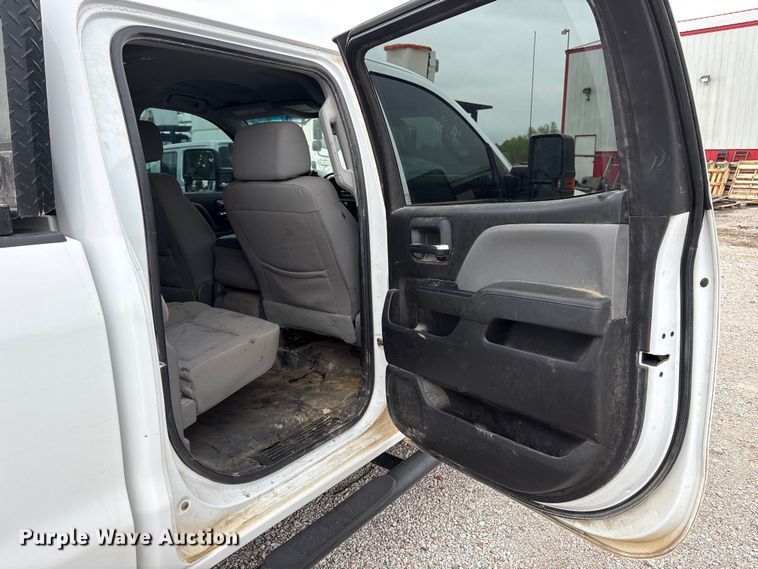 image for item EW1543 2019 GMC Sierra 2500HD Crew Cab pickup truck