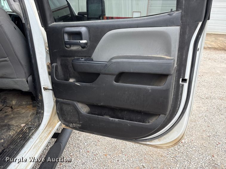 image for item EW1543 2019 GMC Sierra 2500HD Crew Cab pickup truck