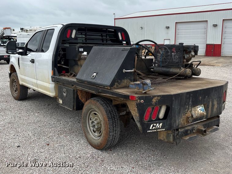 image for item EW1551 2017 Ford F250 Super Duty XL Ext. Cab flatbed pickup truck