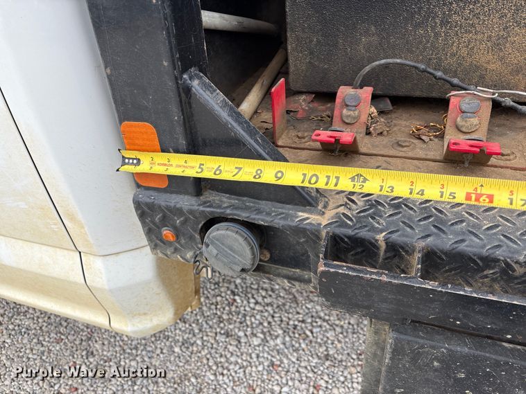image for item EW1551 2017 Ford F250 Super Duty XL Ext. Cab flatbed pickup truck