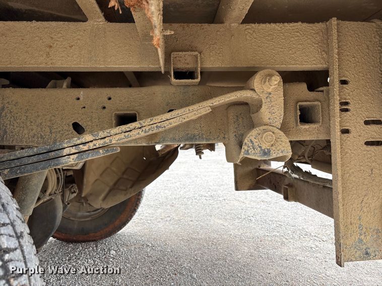 image for item EW1551 2017 Ford F250 Super Duty XL Ext. Cab flatbed pickup truck