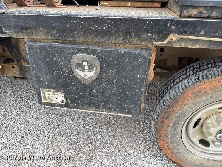 image for item EW1551 2017 Ford F250 Super Duty XL Ext. Cab flatbed pickup truck