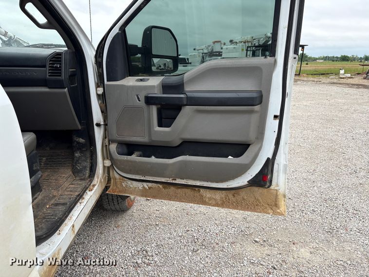 image for item EW1551 2017 Ford F250 Super Duty XL Ext. Cab flatbed pickup truck