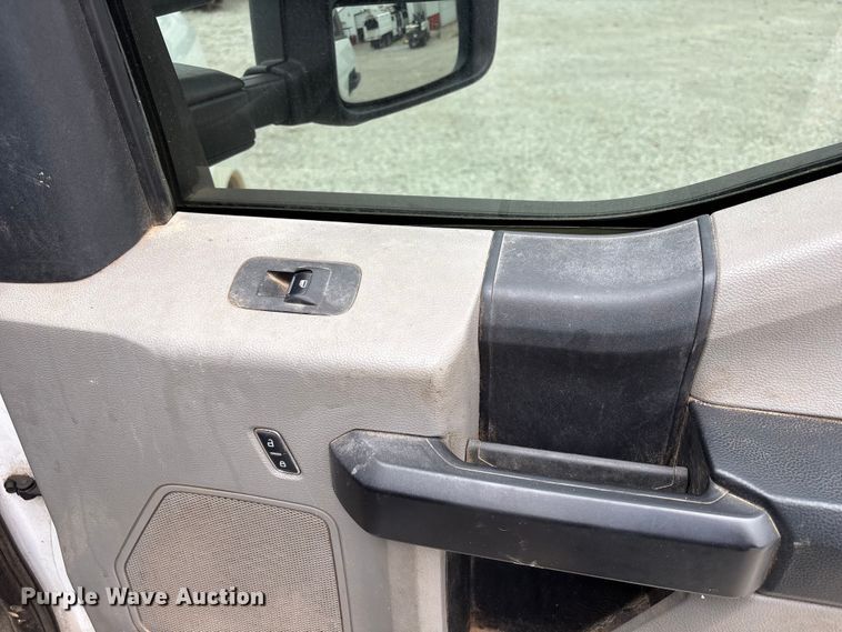 image for item EW1551 2017 Ford F250 Super Duty XL Ext. Cab flatbed pickup truck