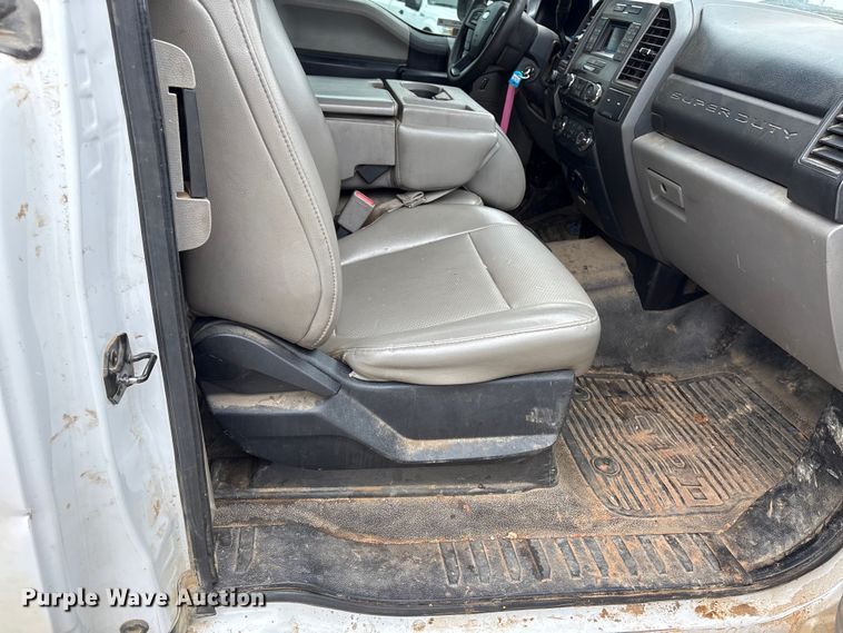 image for item EW1551 2017 Ford F250 Super Duty XL Ext. Cab flatbed pickup truck