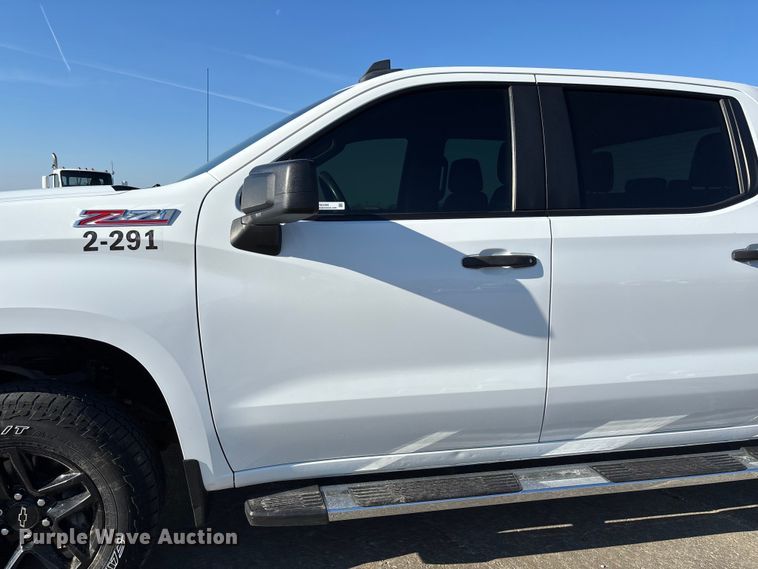 image for item FB3395 2021 Chevrolet Silverado 1500 Crew Cab pickup truck