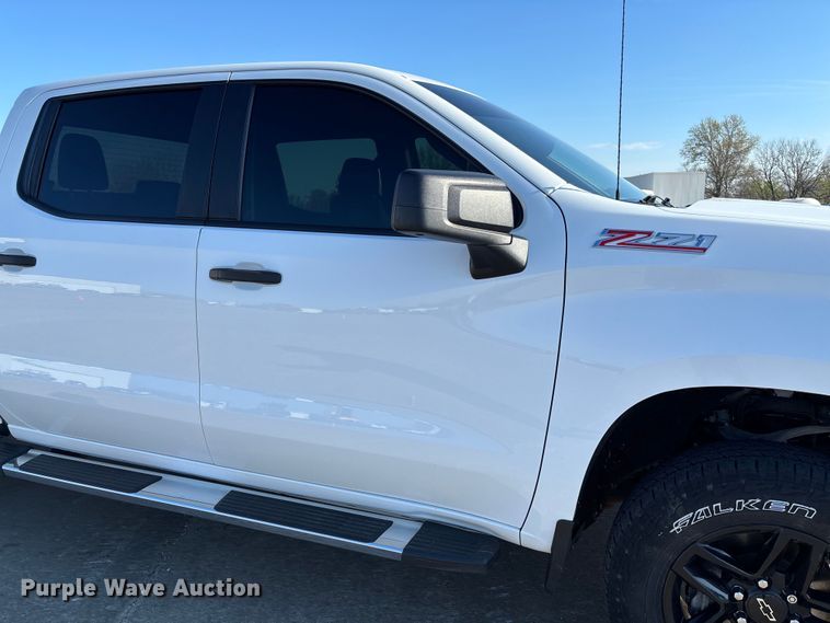 image for item FB3395 2021 Chevrolet Silverado 1500 Crew Cab pickup truck