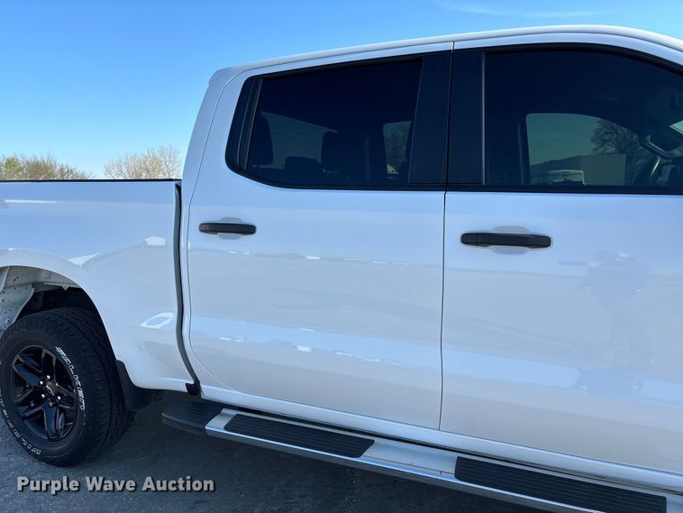 image for item FB3395 2021 Chevrolet Silverado 1500 Crew Cab pickup truck