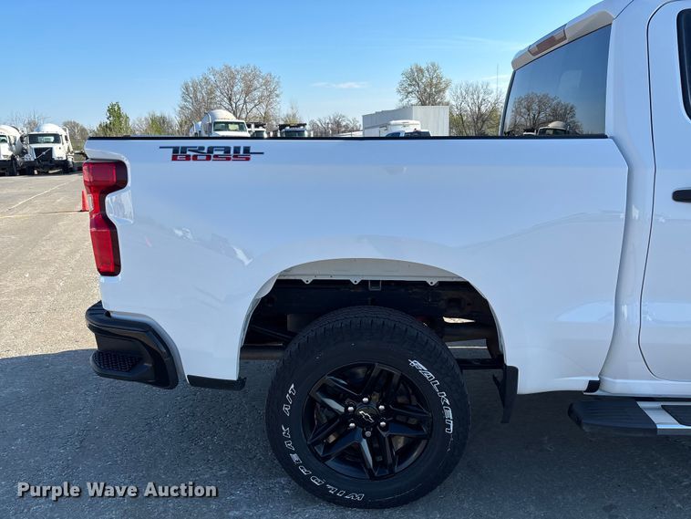 image for item FB3395 2021 Chevrolet Silverado 1500 Crew Cab pickup truck