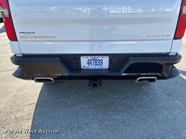 image for item FB3395 2021 Chevrolet Silverado 1500 Crew Cab pickup truck