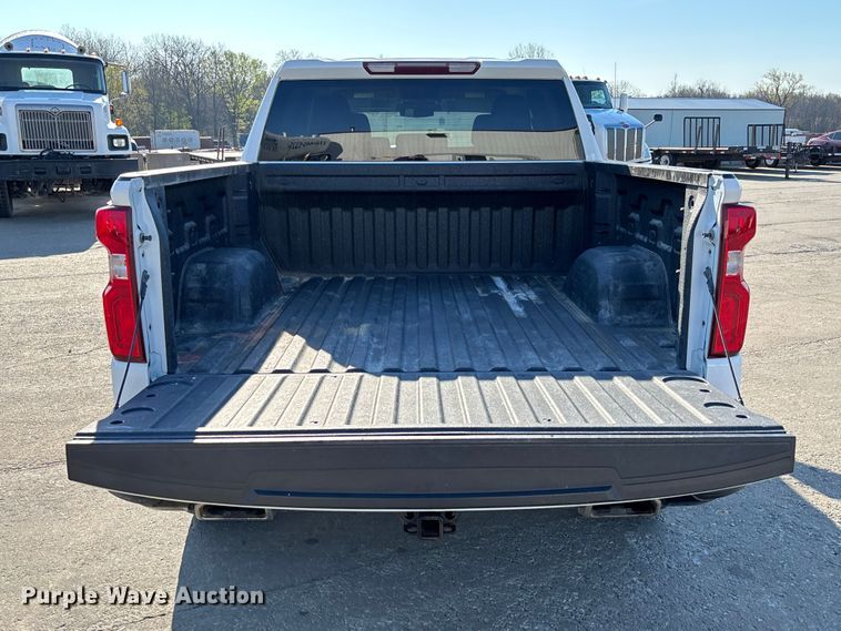 image for item FB3395 2021 Chevrolet Silverado 1500 Crew Cab pickup truck