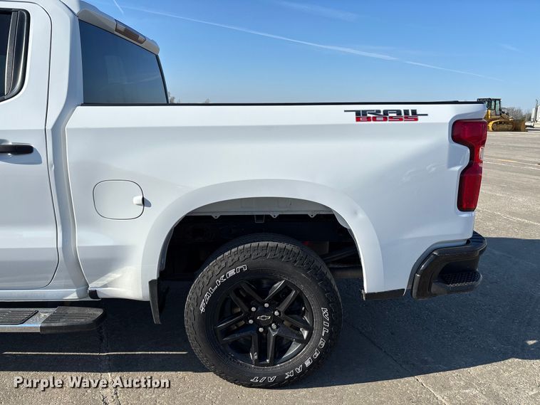 image for item FB3395 2021 Chevrolet Silverado 1500 Crew Cab pickup truck